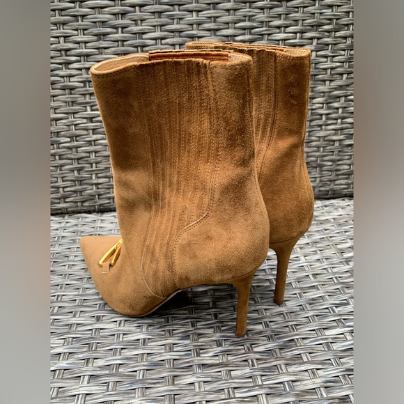 Veronica Beard Suede Booties in Camel - Size 8 - - Picture 7 of 8